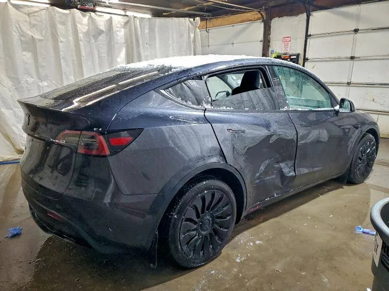 TESLA MODEL Y 2024