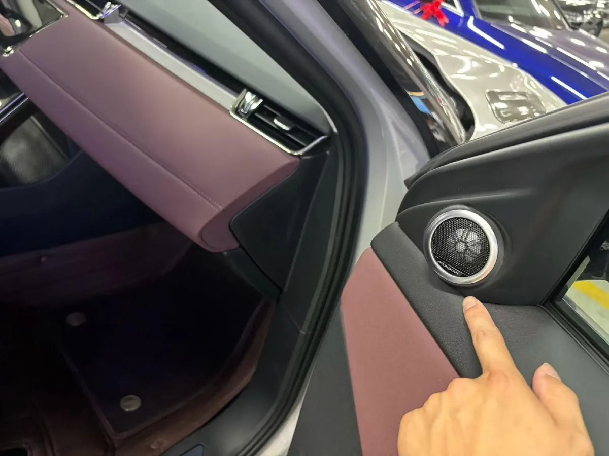 LAND ROVER EVOQUE L 249PS LUXURY 2023