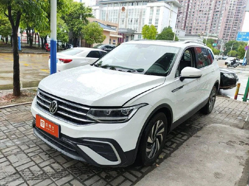 VOLKSWAGEN TIGUAN L 2023