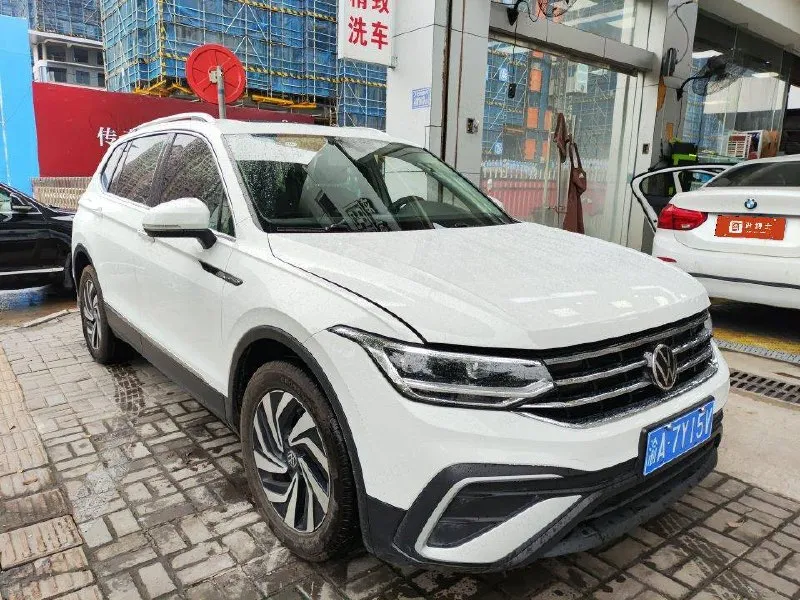 VOLKSWAGEN TIGUAN L 2023