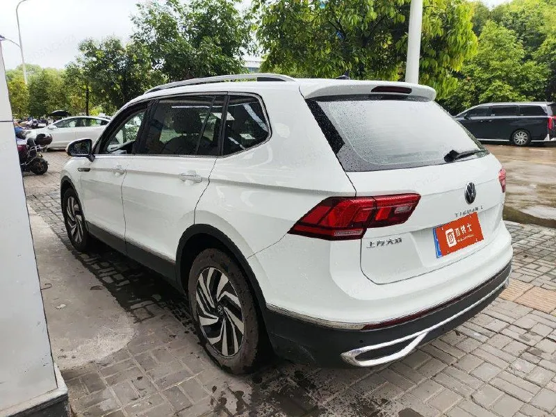 VOLKSWAGEN TIGUAN L 2023