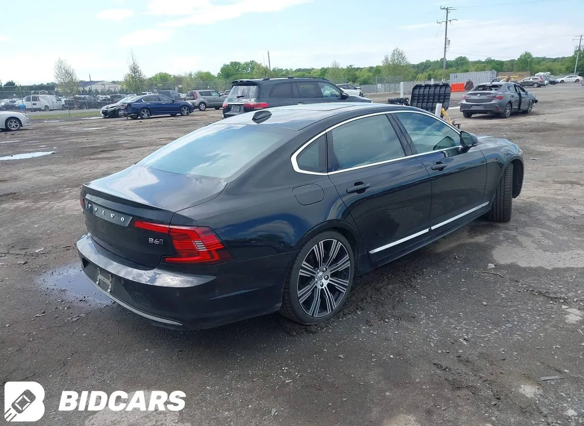 VOLVO S90 2023