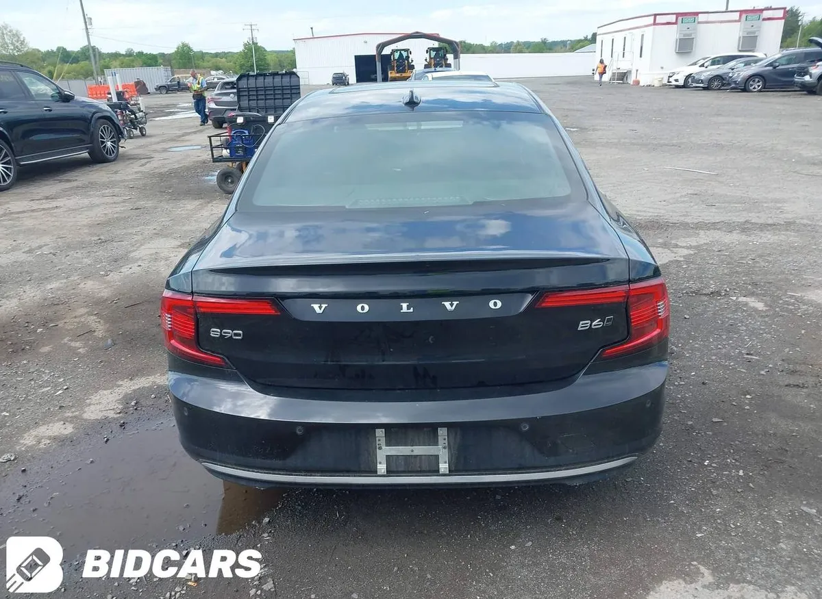 VOLVO S90 2023