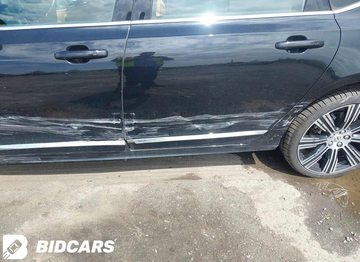 VOLVO S90 2023