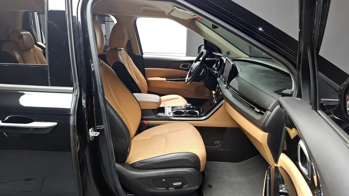 KIA CARNIVAL NOBLESSE 2023