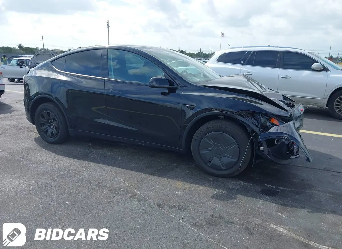 TESLA MODEL Y PREMIUM 2025