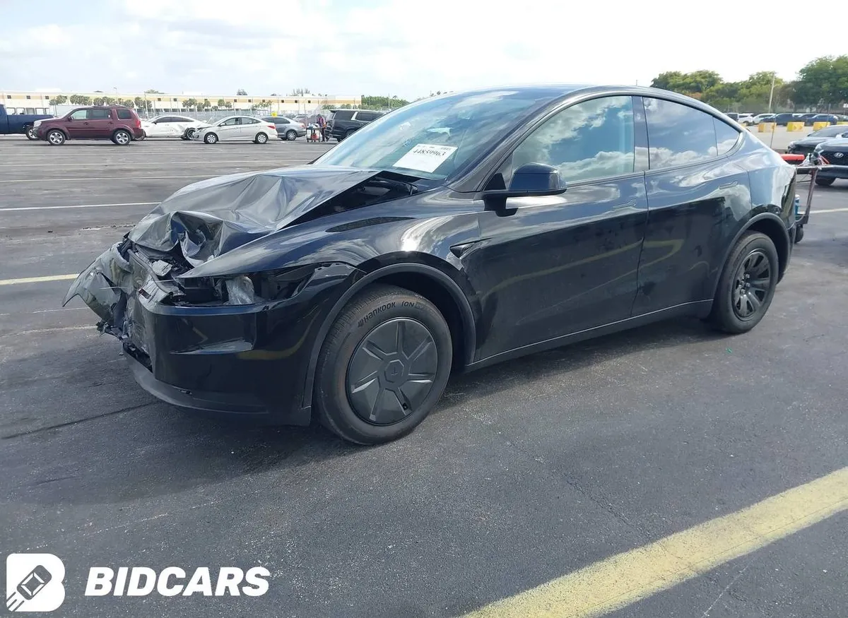 TESLA MODEL Y PREMIUM 2025