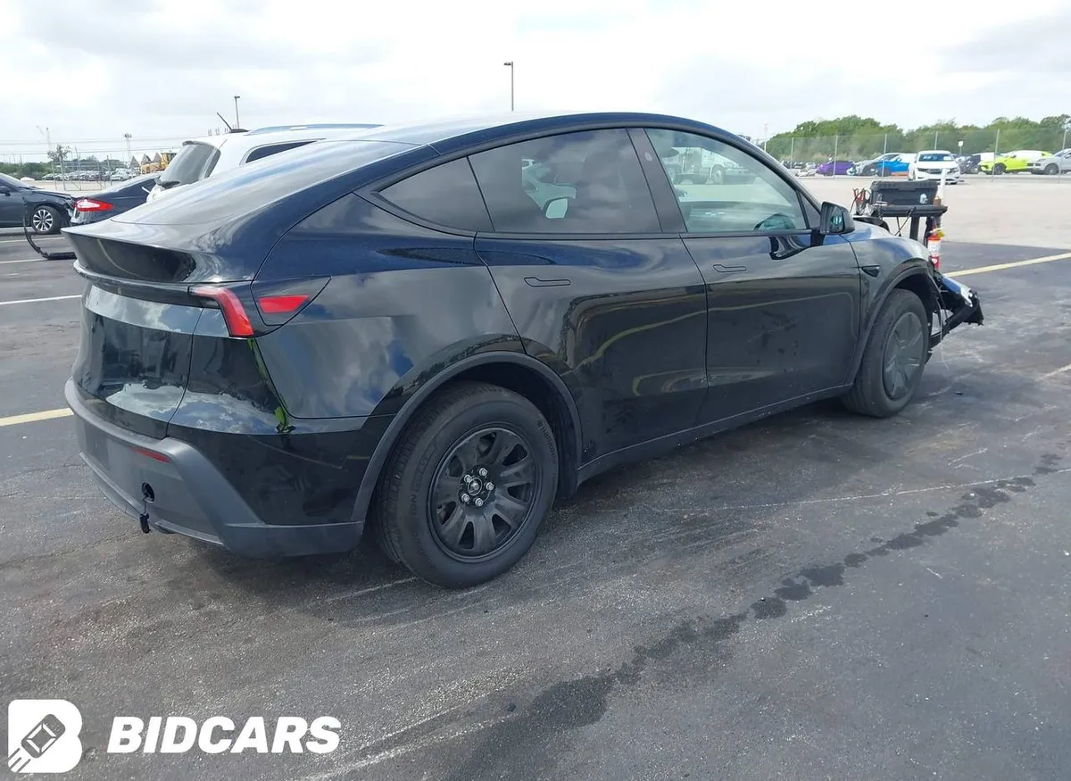 TESLA MODEL Y PREMIUM 2025