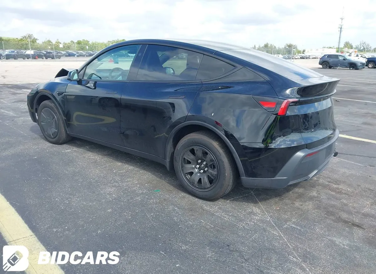 TESLA MODEL Y PREMIUM 2025