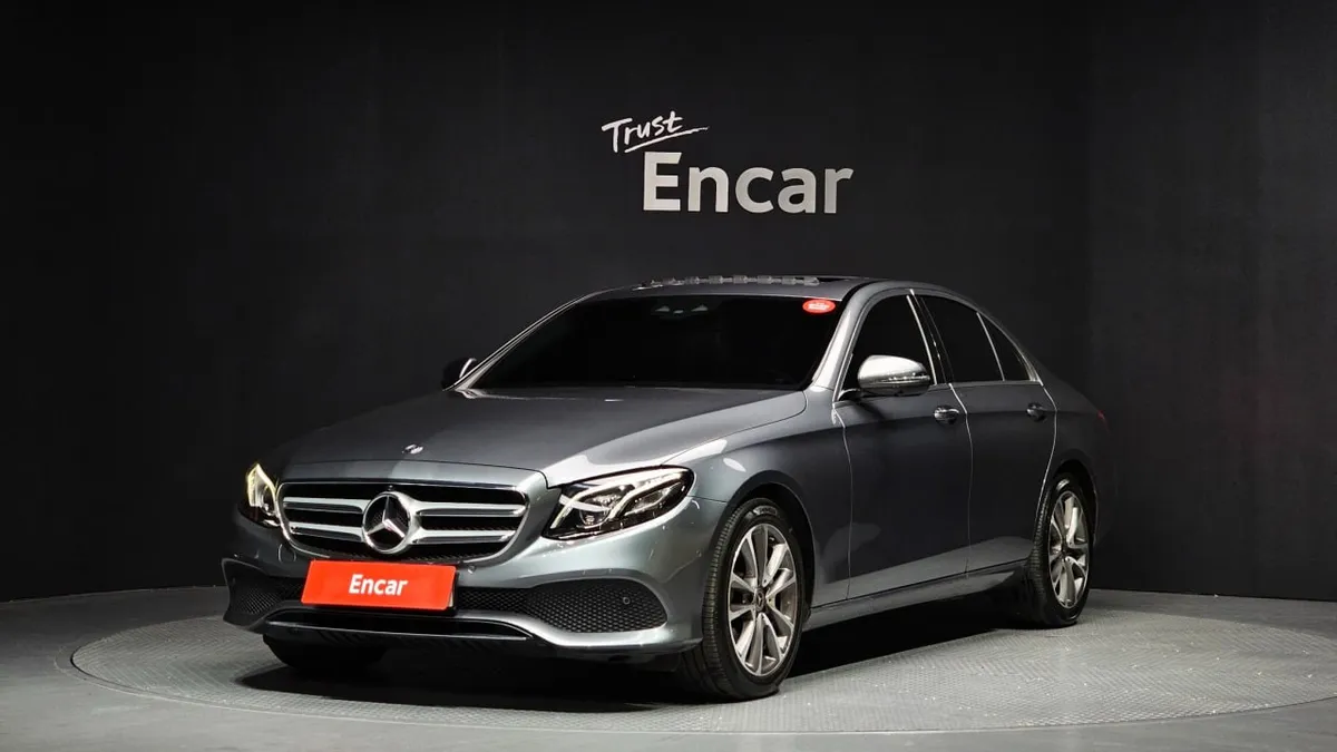 MERCEDES-BENZ W213 E300 4MATIC 2019