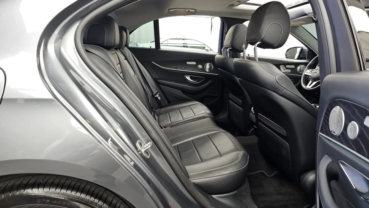 MERCEDES-BENZ W213 E300 4MATIC 2019