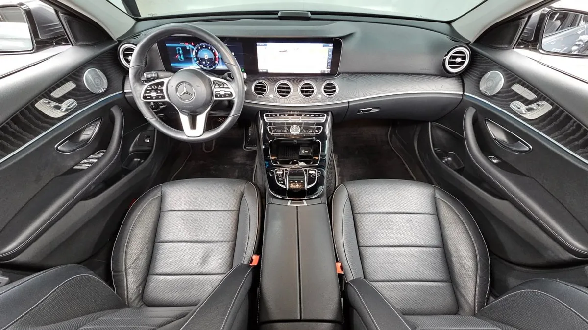 MERCEDES-BENZ W213 E300 4MATIC 2019