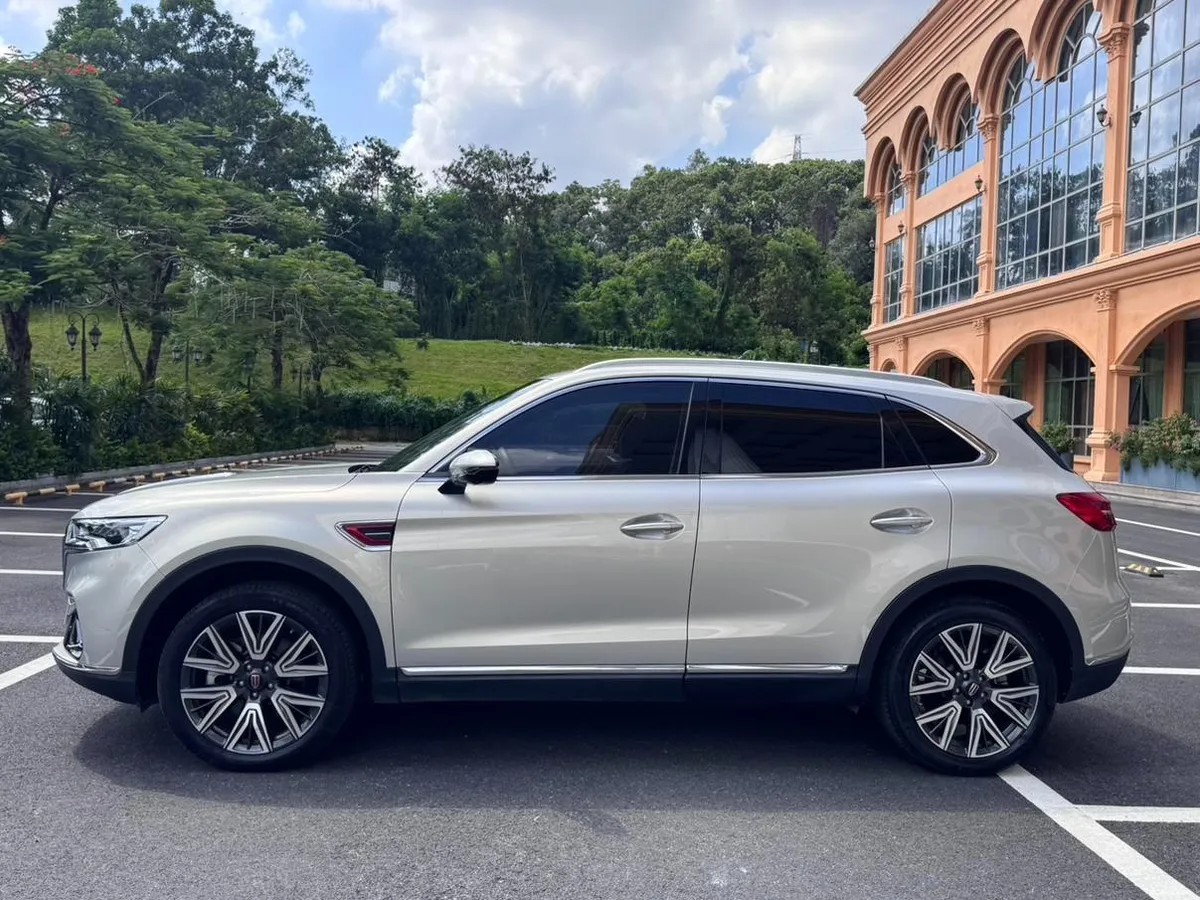 HONGQI HS5 FACELIFT 2 2022