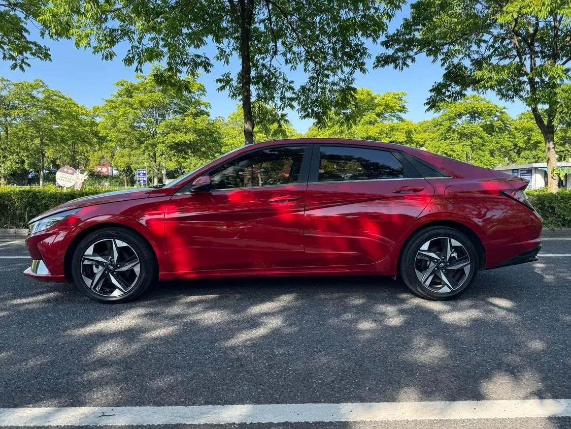 HYUNDAI ELANTRA PREMIUM 2021