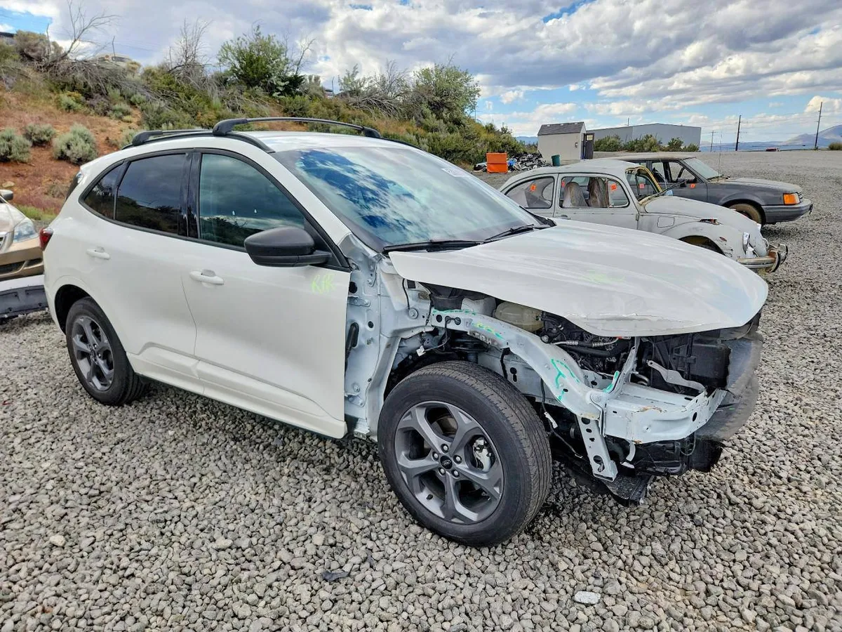 FORD ESCAPE 2024
