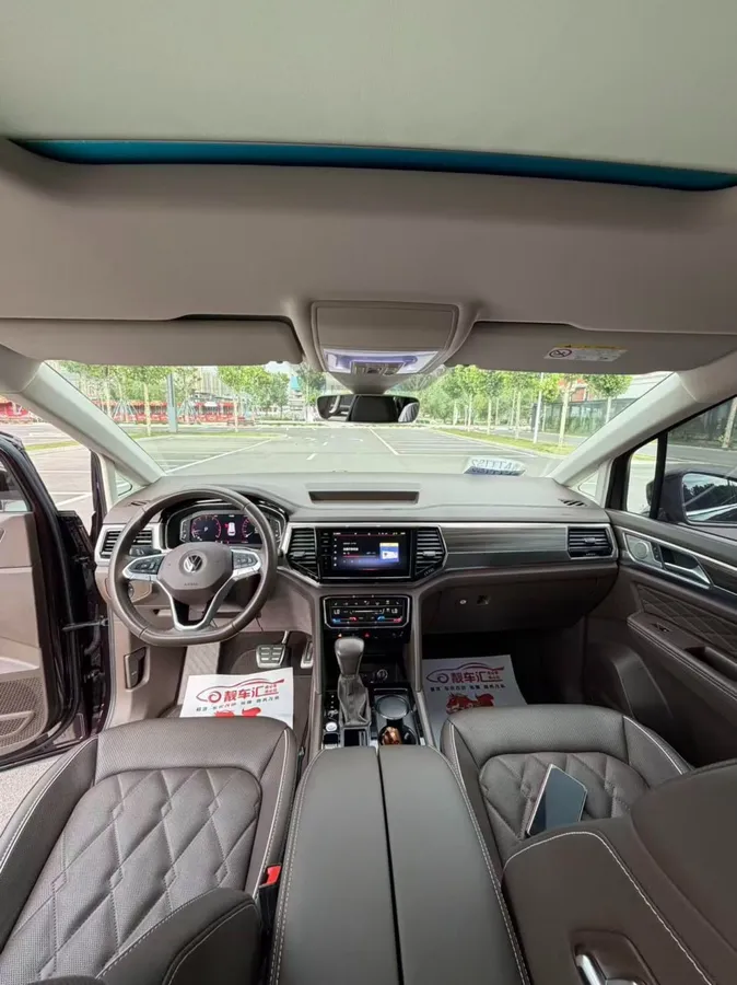 VOLKSWAGEN VILORAN PREMIUM 2022