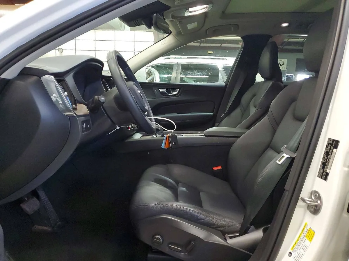 VOLVO XC60 2022
