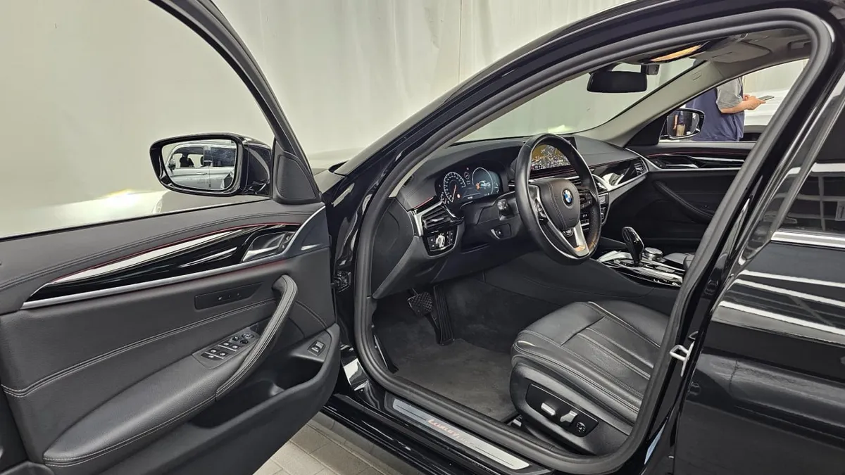 BMW 5 SERIES LUXURY 2019