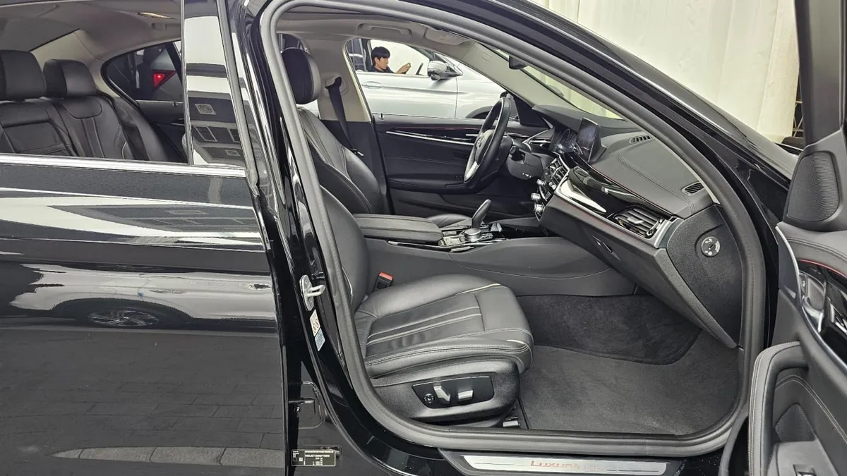 BMW 5 SERIES LUXURY 2019