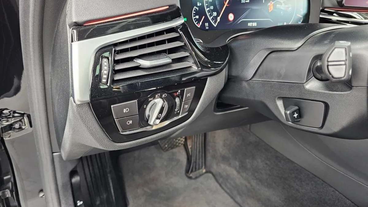 BMW 5 SERIES LUXURY 2019