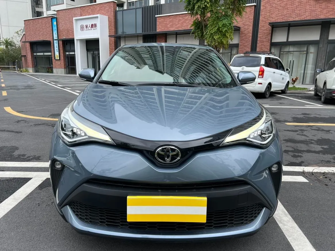 TOYOTA C-HR LUXURY 2022