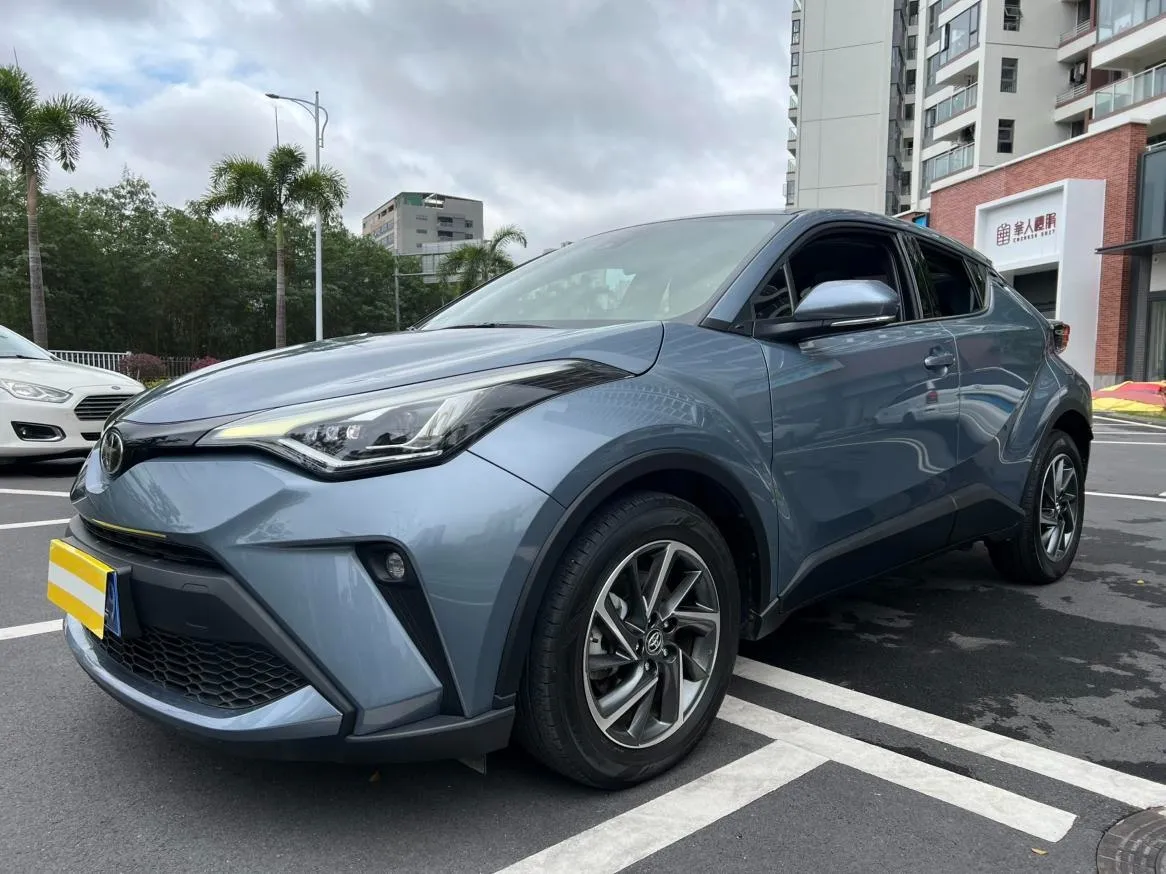 TOYOTA C-HR LUXURY 2022