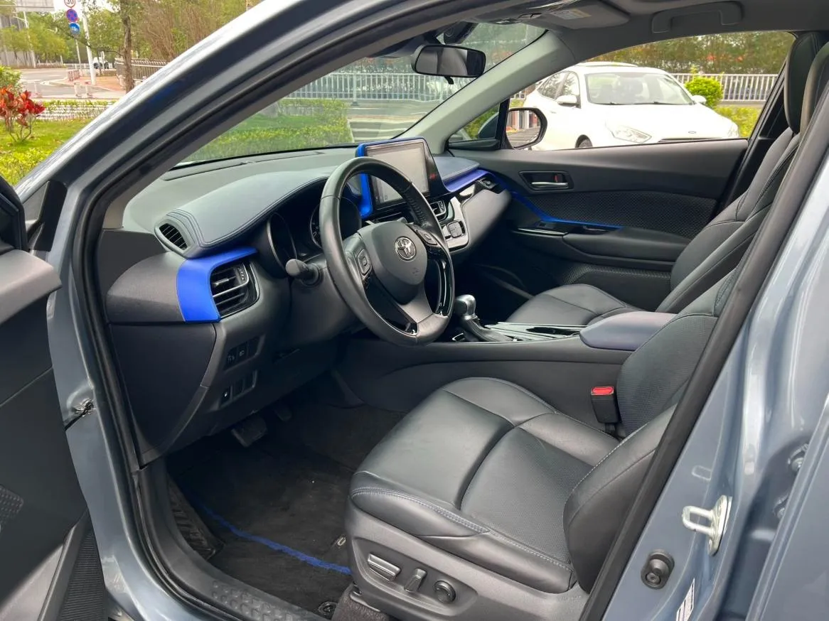 TOYOTA C-HR LUXURY 2022