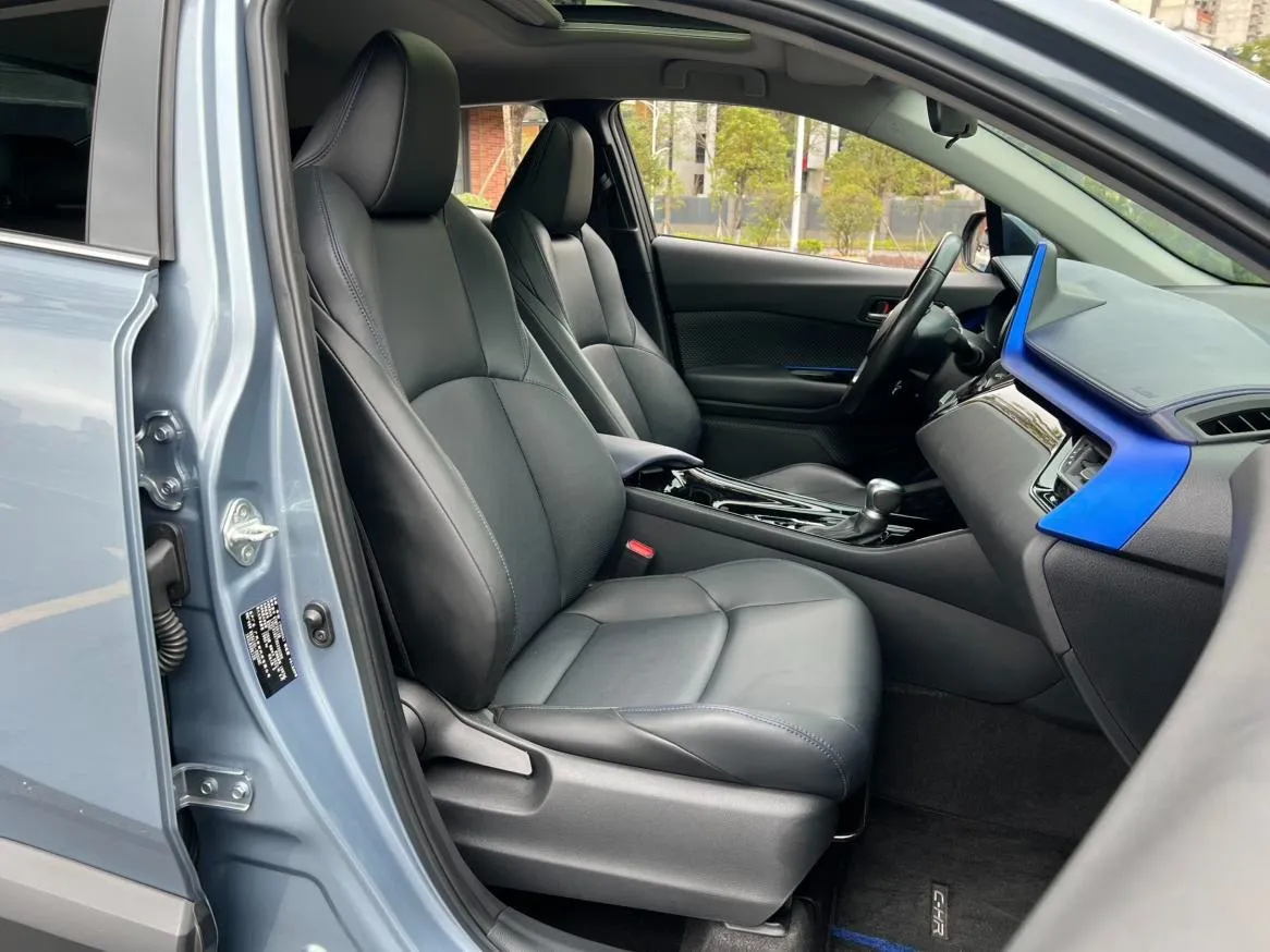 TOYOTA C-HR LUXURY 2022