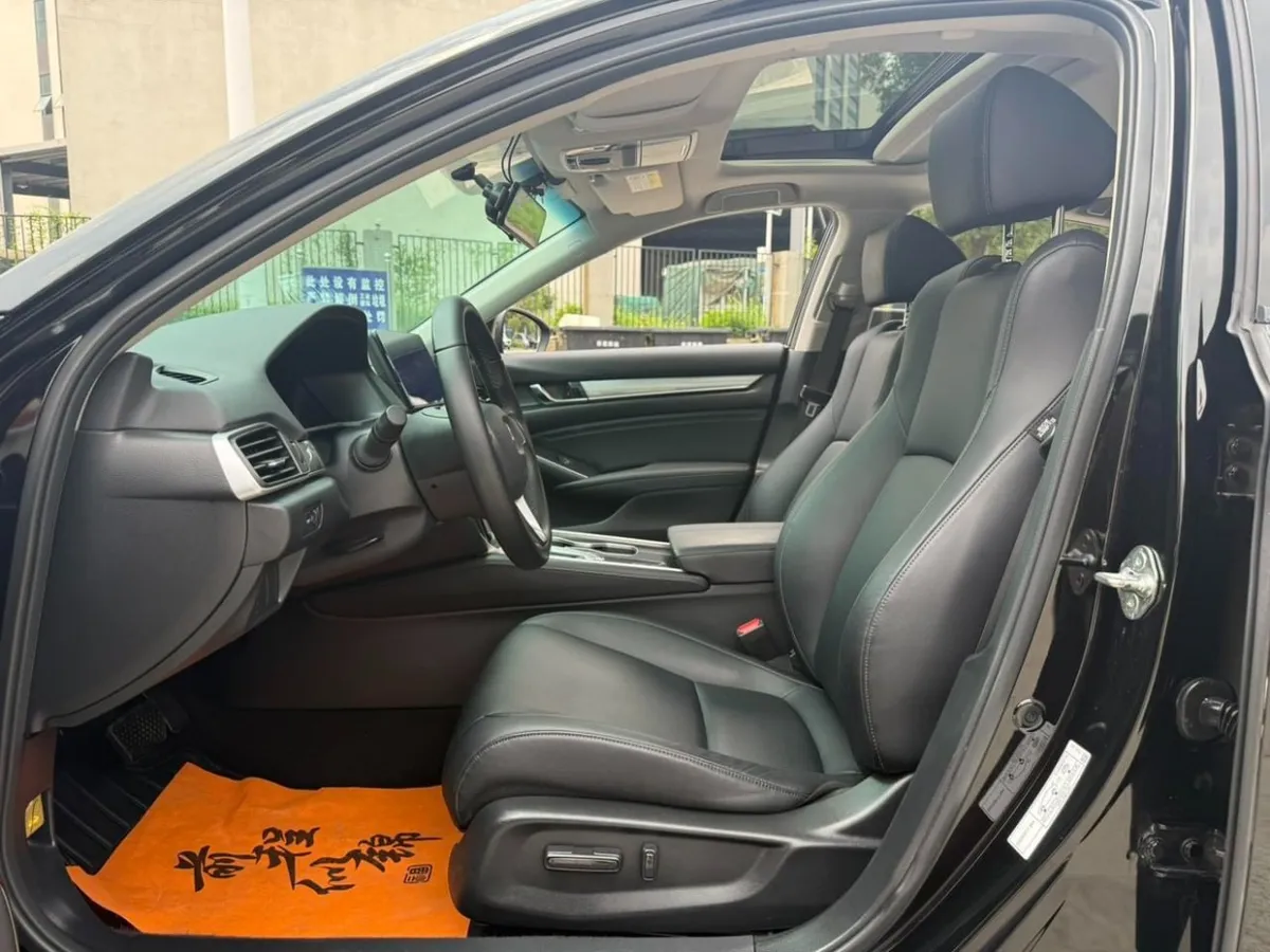 HONDA ACCORD LUXURY 2021
