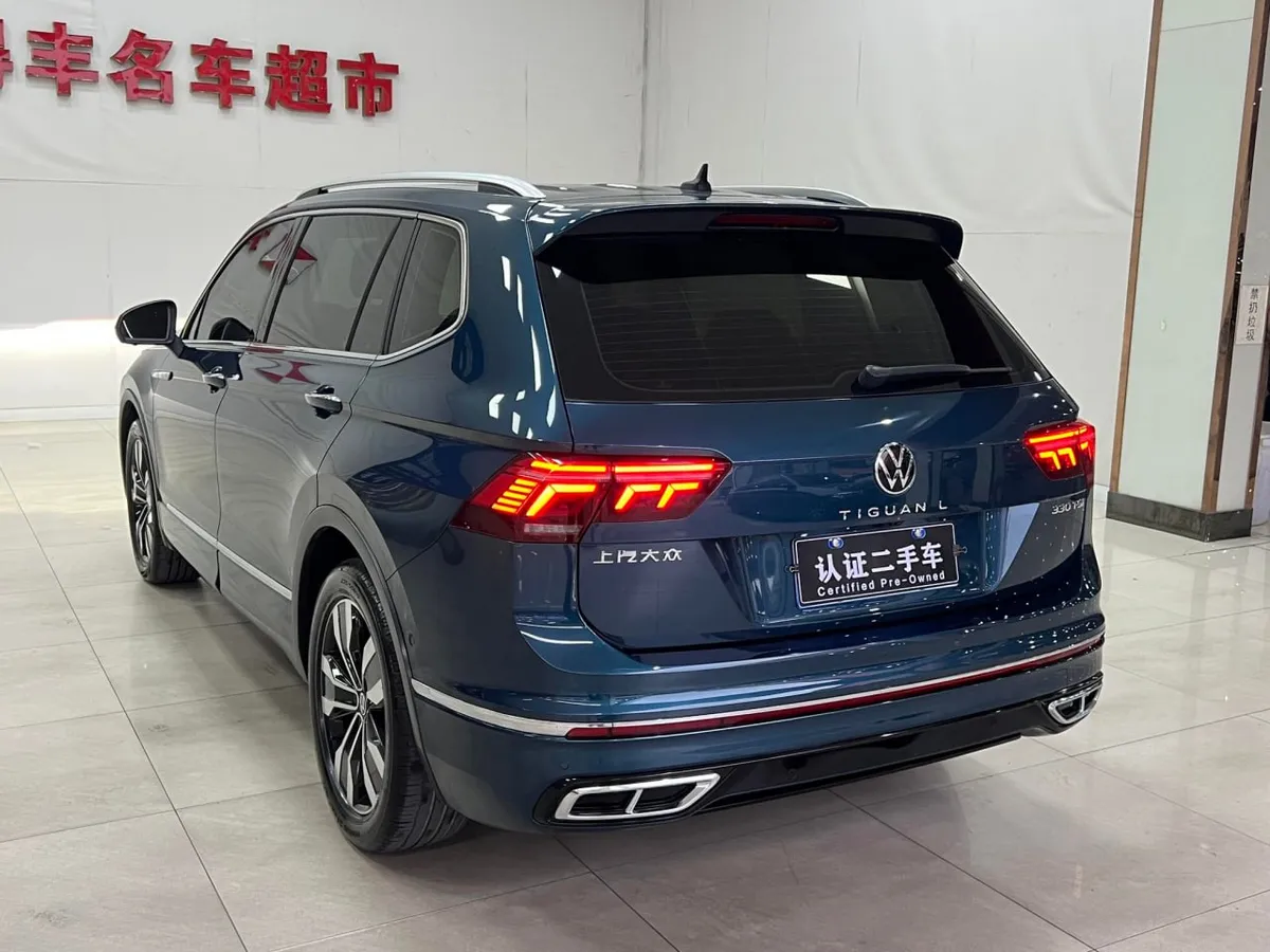 VOLKSWAGEN TIGUAN L 2WD R-LINE 2022