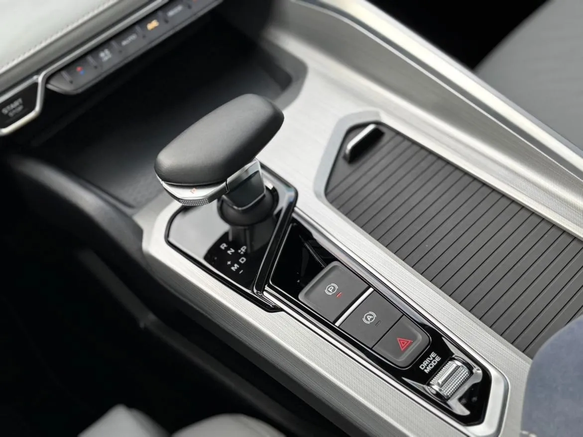 GEELY PREFACE PREMIUM 2022