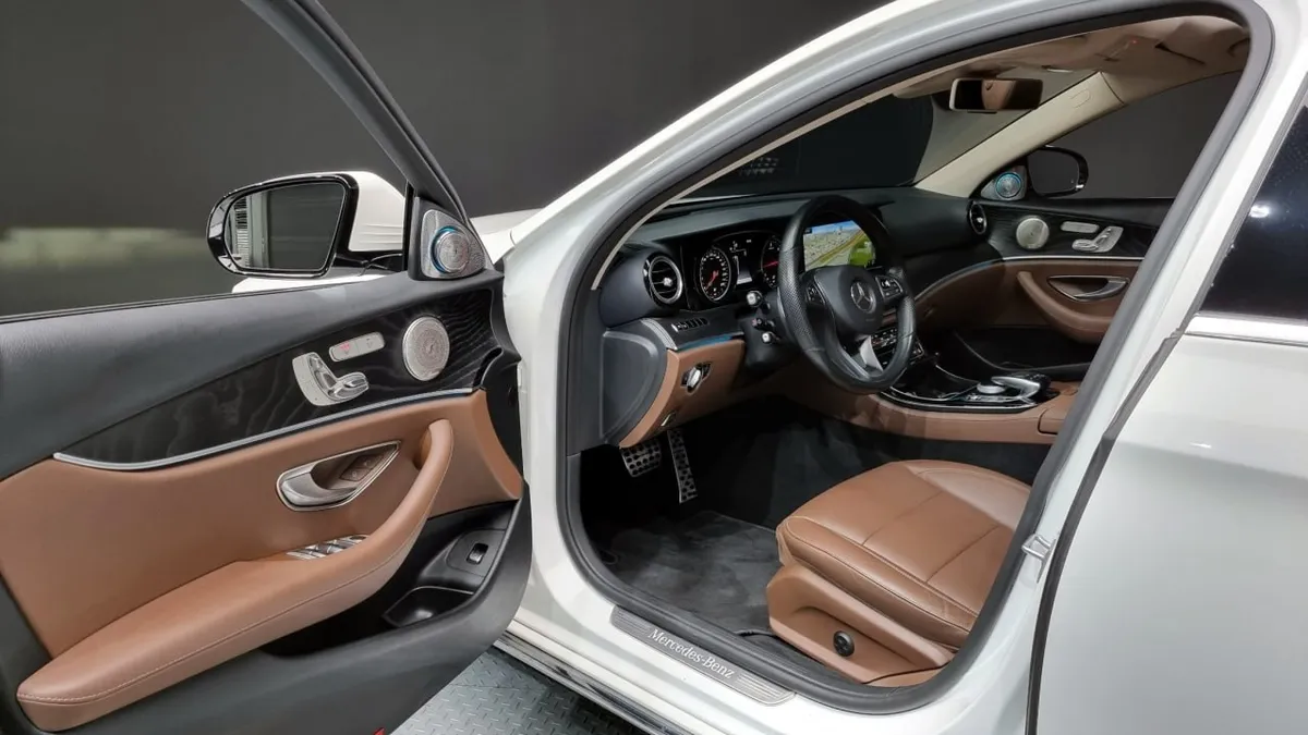 MERCEDES-BENZ W213 E220D 4MATIC 2018