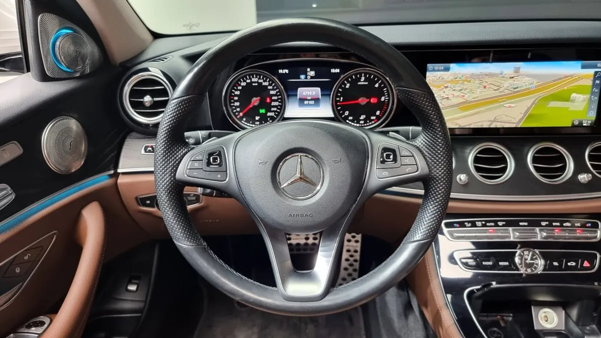 MERCEDES-BENZ W213 E220D 4MATIC 2018