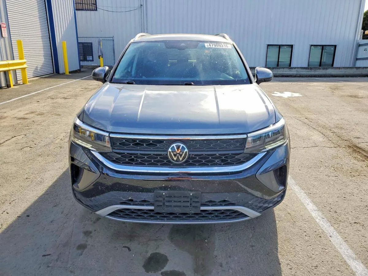 VOLKSWAGEN TAOS SE 2023