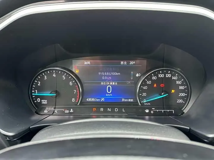 FORD ESCAPE PREMIUM 2023
