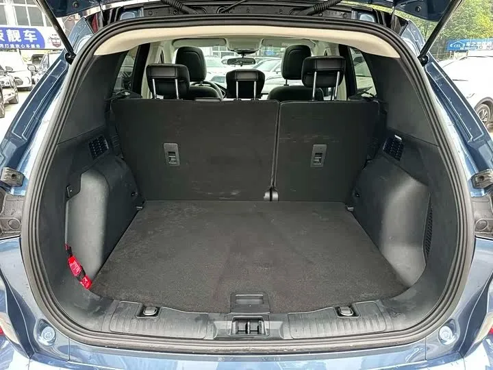 FORD ESCAPE PREMIUM 2023