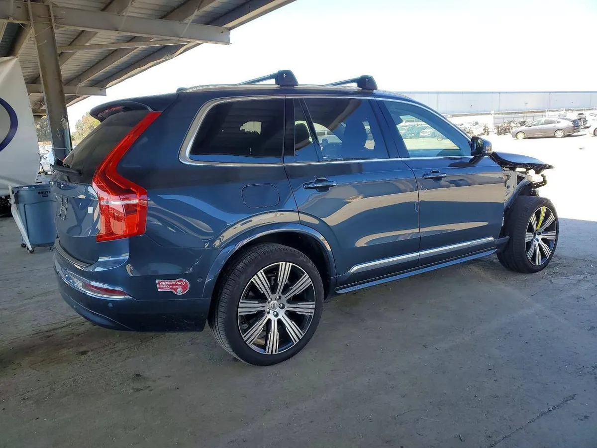 VOLVO XC90 2023