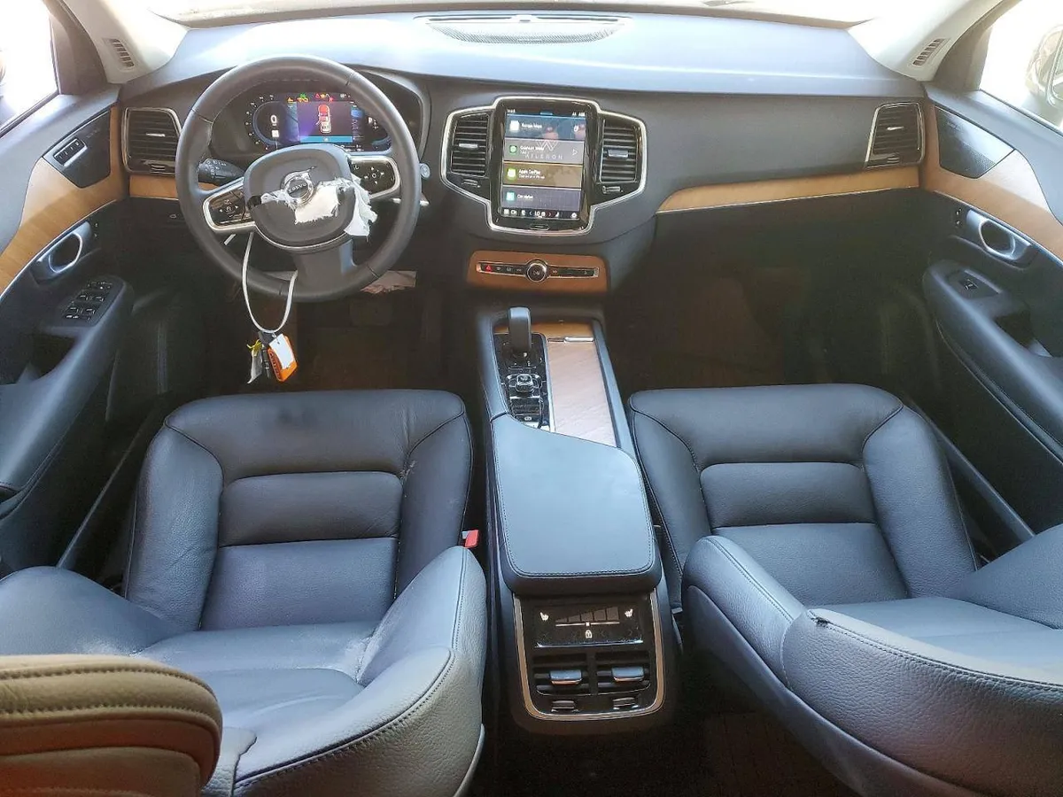 VOLVO XC90 2023