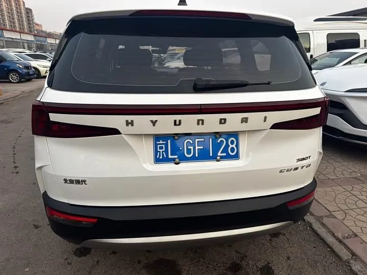 HYUNDAI CUSTO 380TGDI LUX PREMIUM 2022