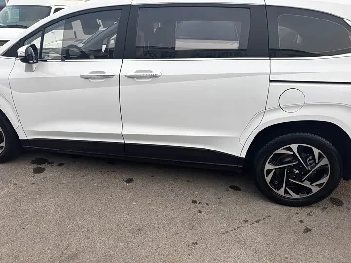 HYUNDAI CUSTO 380TGDI LUX PREMIUM 2022