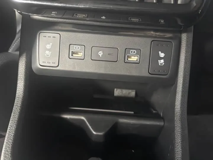 HYUNDAI CUSTO 380TGDI LUX PREMIUM 2022