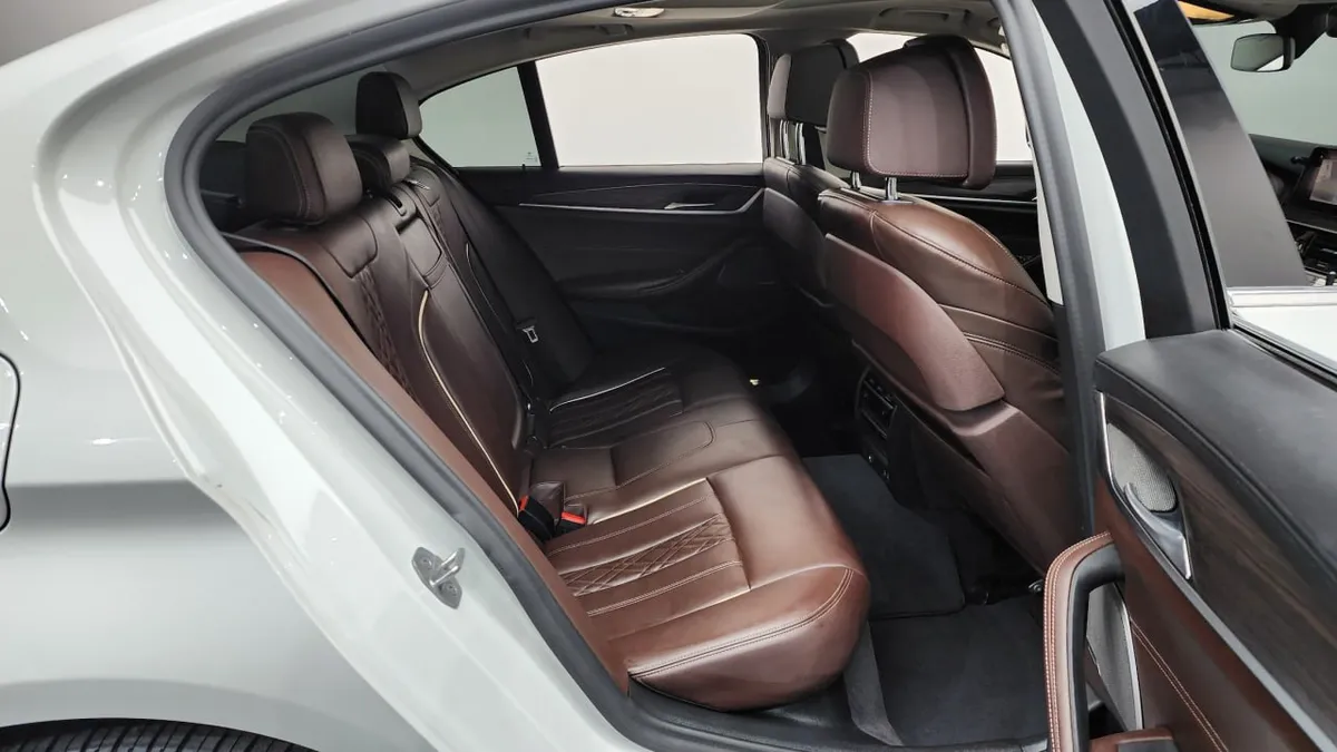 BMW 5 SERIES LUXURY 2020