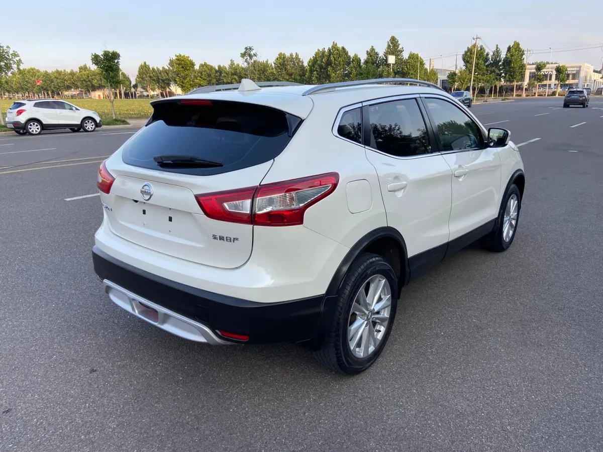 NISSAN QASHQAI 2016