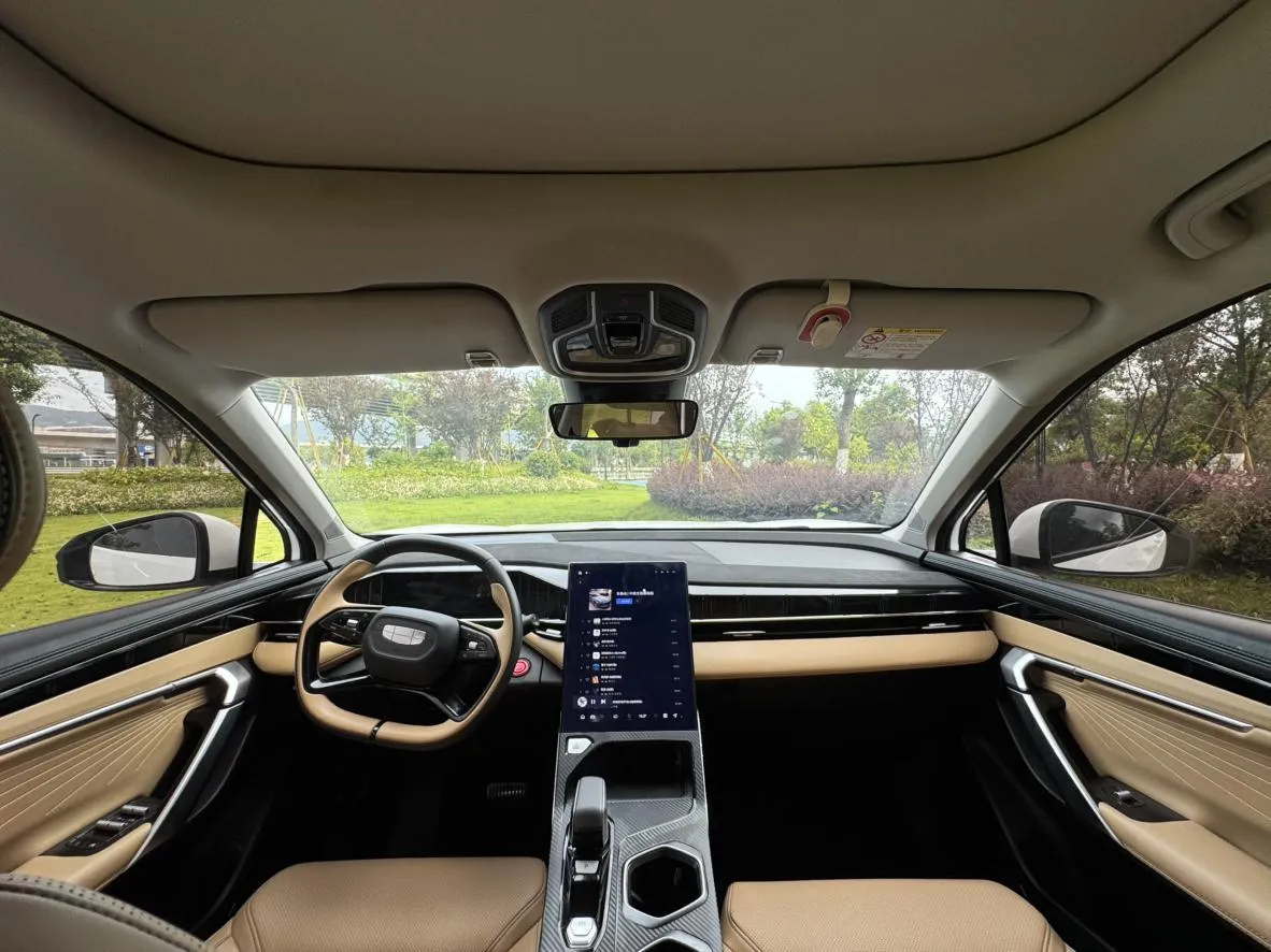 GEELY BOYUE L PREMIUM 2023