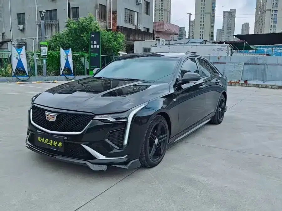 CADILLAC CT4 LUXURY 2022