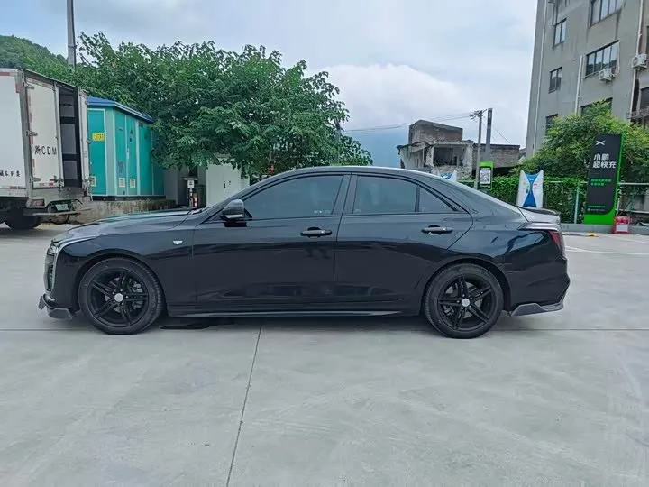 CADILLAC CT4 LUXURY 2022