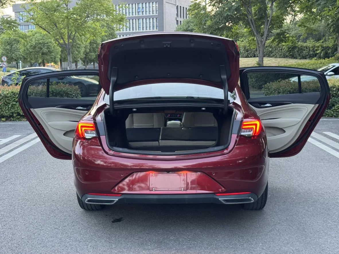 BUICK REGAL ELITE 2021