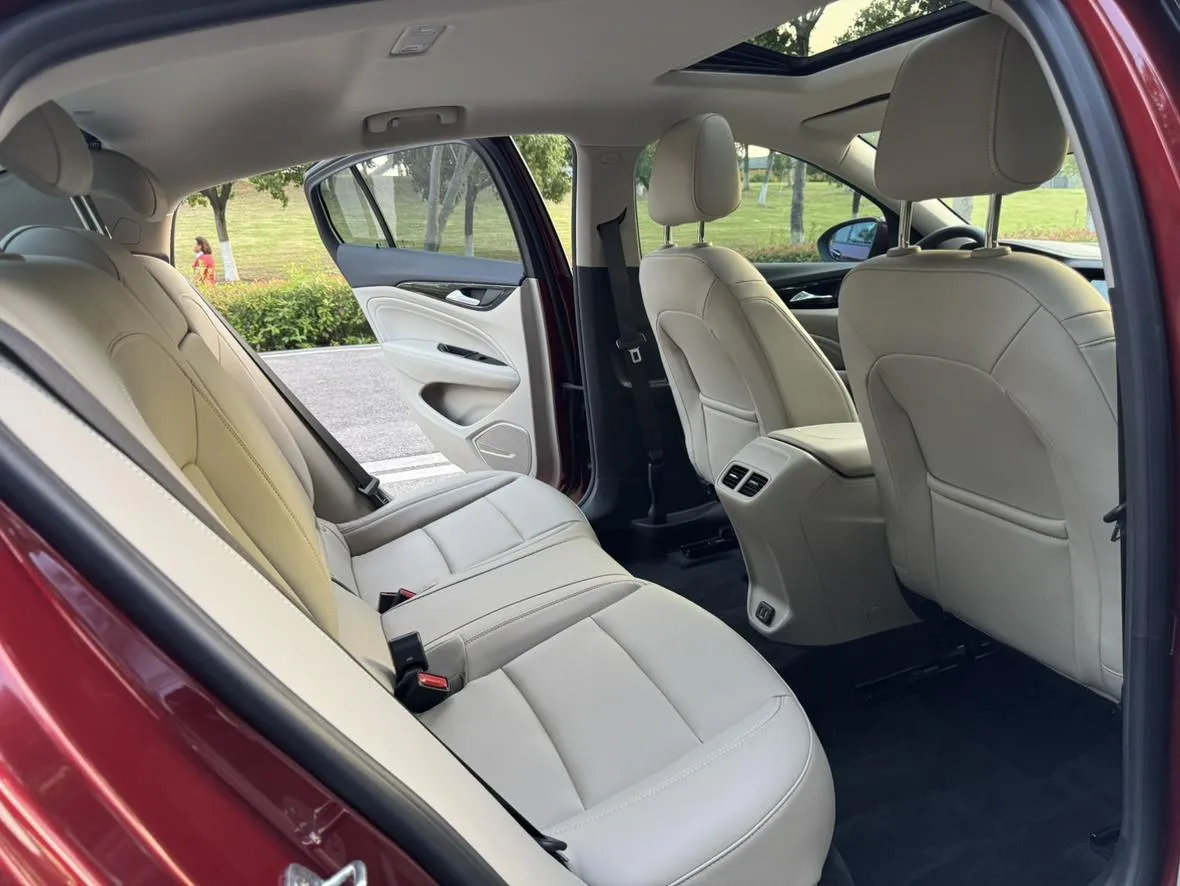 BUICK REGAL ELITE 2021