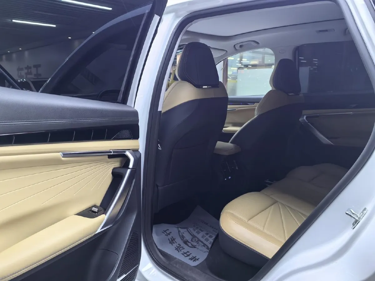 GEELY BOYUE L PREMIUM 2023