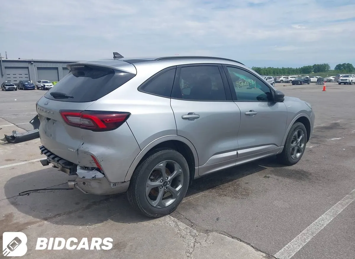 FORD ESCAPE 2024